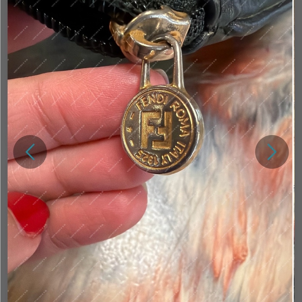 Vintage Fendi Embossed Black Leather Bag comes with COA - Picture 4 of 14